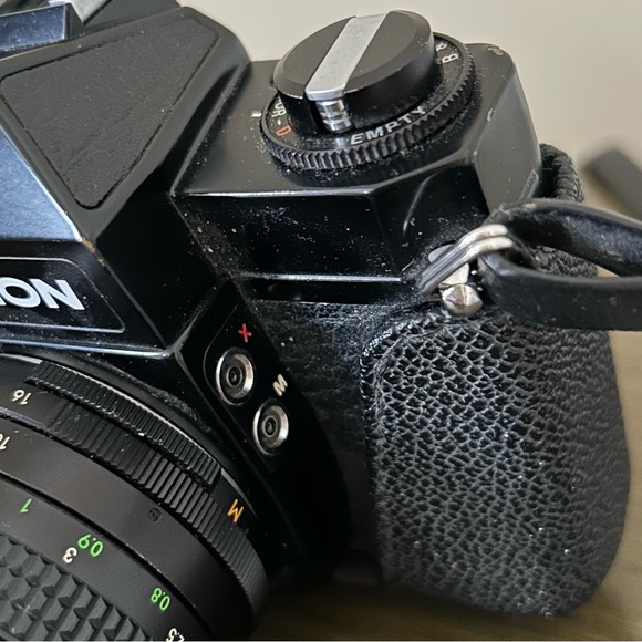 ONE DAY SALE ๐๐๐VINTAGE CHINON SLR CAMERA ๐ท WITH ๐ VIVITAR FLASH EUC FINAL - Picture 4 of 14